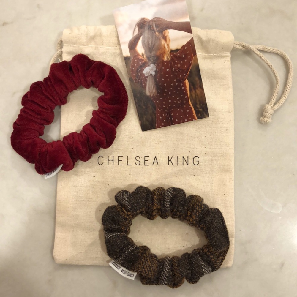 Chelsea King scrunches x 2